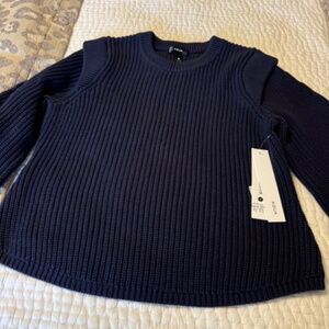 NWT Aqua Sweater Size Medium